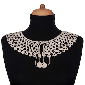 Victorian Style Woman&#39;s Removable Crochet Peter Pan Collar, Handmade Customizable Lace Necklace Collar With Color Options