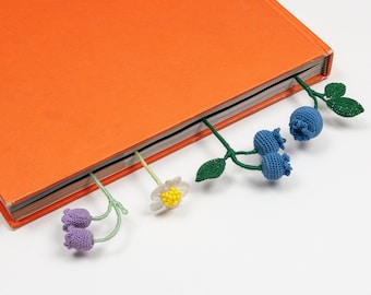 gehäkeltes Lesezeichen, Blumen Lesezeichen, Blaubeere, Maiglöckchen, Gänseblümchen mit Perlen Blume, Lesezeichen