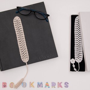 Symmetrical Vase Motif Crochet Bookmark With Tassel Options, Handmade Book Accessory With Color Options