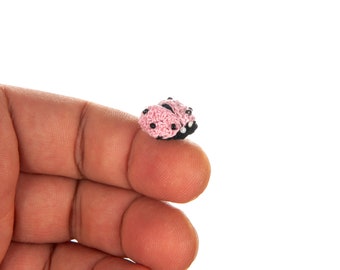 Gehäkelter Micro Marienkäfer Buntes kleines Amigurumi Bug Dekor Spielzeug