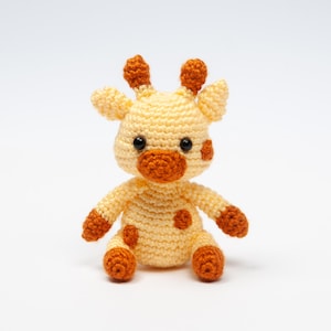 Handmade Amigurumi Giraffe – Crochet Stuffed Animal or Keychain – Pocket Giraffe Plushie – Cute Mini Toy – Jungle Gift – Safari Decor