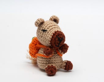 Capybara Amigurumi Play Set – Handmade Crochet Toy with Removable Backpack