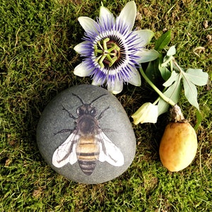 Decorated pebble Personalized natural stone of a bee