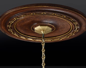 Medallón de techo de estilo moderno de mediados de siglo con diseño de eslabones de cadena de latón, madera maciza de roble rojo, dosel de lámpara de araña