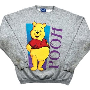 Vintage 90s Winnie The Pooh Big Print “Pooh” Cartoon Portrait Graphic Crewneck Sweatshirt Pullover Size Medium
