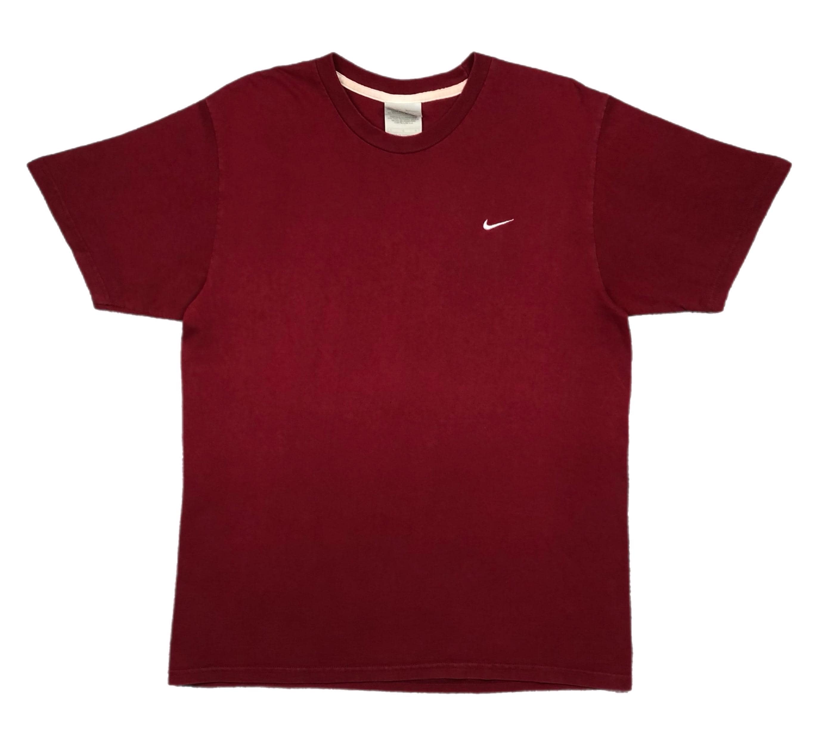 Vintage 90s/y2k Nike Side Swoosh Embroidered Essential T