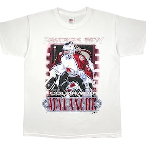 Vintage 90s/Y2K Colorado Avalanche Patrick Roy #33 Goaltender/Goalie Big Print NHL Player Graphic T-Shirt Size Large