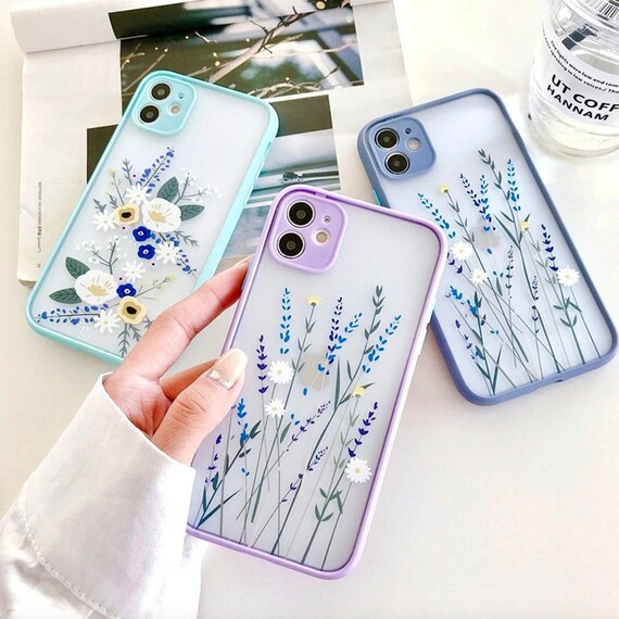 Floral Flower iPhone case: Với những chiếc ốp điện thoại được thiết kế đẹp mắt và nổi bật, có lẽ không có gì tuyệt vời hơn khi bạn sở hữu một chiếc ốp hình hoa tuyệt đẹp trên iPhone của mình. Hãy cùng thưởng thức những hình ảnh đầy màu sắc và thú vị về những chiếc ốp hoa này!