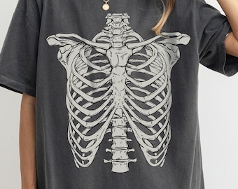 Skeleton Rib Vintage Graphic T-Shirt, Rib Cage Shirt, Retro Skeleton Tee, 90s Skull Shirt, Spooky Shirt, Halloween gift Comfort Colors®