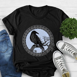 Camisa amante del cuervo, camisa de árbol escandinavo vikingo, regalo vikingo para hombres, camisa de mujer cuervo, camisa de cuervo, regalo amante de las aves, camisa de cuervo pájaro