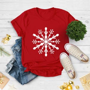 Schneeflocke Weihnachten Shirt, Schneeflocke Tshirt, Weihnachtshemd, Distressed Schneeflocke Shirt, Weihnachten Winter Shirt, Weihnachtsgeschenk, Weihnachtsfeier