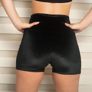 Fluwelen yogashort met hoge taille: danskleding, sportkleding, festivalbroeken.