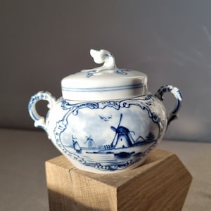 Vintage Elegant DELFT Blue Porcelain Pot - August Warnecke | Delftware Germany, Vintage Collectible Delftware, Sugar Bowl