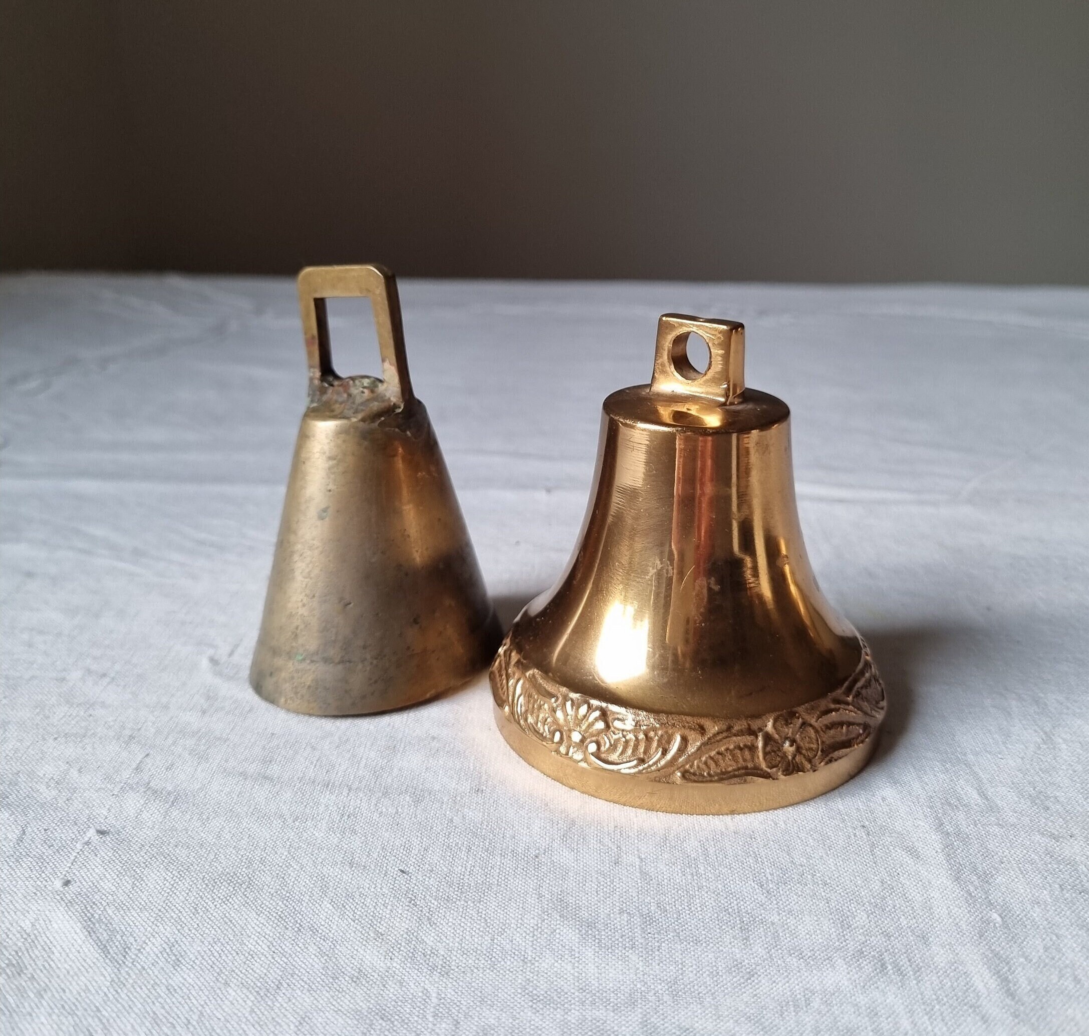 Bronze cow bell, rustic hand made farmhouse bell, Home Decor