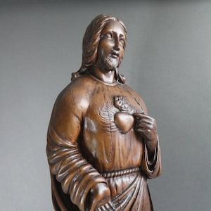 Wunderschöne aus Holz geschnitzte Statue des Heiligen Herzens Jesu, 29,5&#39;&#39; signierte religiöse Jesus Christus Figur 1800er Jahre, geschnitzte Skulptur aus massivem Holz