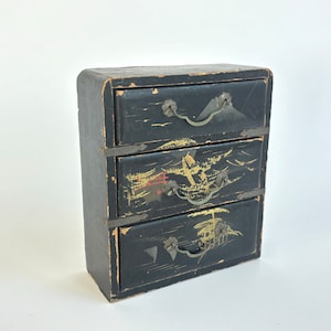 Small Vintage Japanese Jewelry box, Hand painted lacquered wood