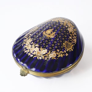 Beautiful Limoges Castel Cobalt Blue Shell Box, Jewelery Porcelain Trinket with Fragonard Courting Couple, Vintage Storage Box