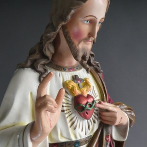 Atemberaubende extra große Statue des Heiligen Herzens von Jesus, 33,5 Zoll große polychrome religiöse Jesus-Christus-Figur, detaillierte Statuette mit 3D-Herz