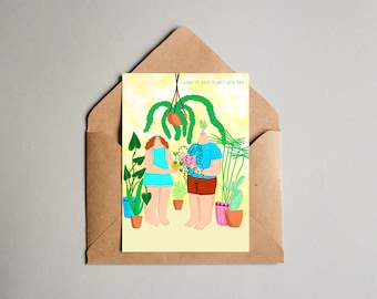 Puede incluir: Una tarjeta de felicitación con fondo amarillo y una pareja de pie frente a una variedad de plantas. El texto de la tarjeta dice "Quiero tener plantas contigo."