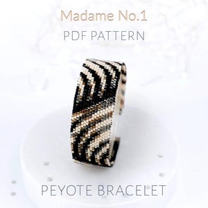 Chic Wavy Peyote Bracelet Pattern, Modern Organic Stripes Design with Illusion of Movement, a Timeless and Elegant Cuff for Business Attire