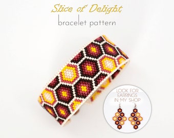 Motif perlé pour bracelet Miyuki avec forme organique de nid d'abeilles dans des tons miel mélangés. Un excellent moyen de développer les compétences du peyotl pour les comptages impairs.