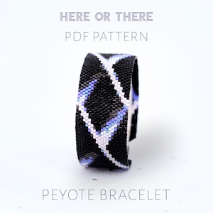 Op-Art Peyote Bracelet Pattern, 3D Interwoven Lattice Design, Shaded Modern Zigzag Weave in Blue and Black, DIY Jewelry Making Scheme