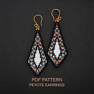 Christmas wreath beaded earring pattern - peyote kite shaped green festive Holiday design (PDF download)