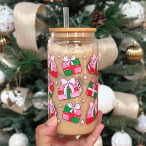 Christmas Book Lover Glass Cup: 16 oz Iced Coffee Can with Lid & Straw