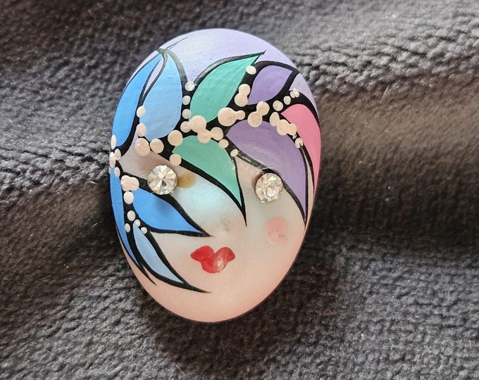 Vintage Enchanted Face Pin – Mardi Gras Mask Brooch with Rhinestone Eyes, Spirit Communication, Protection & Psychic Awareness Talisman