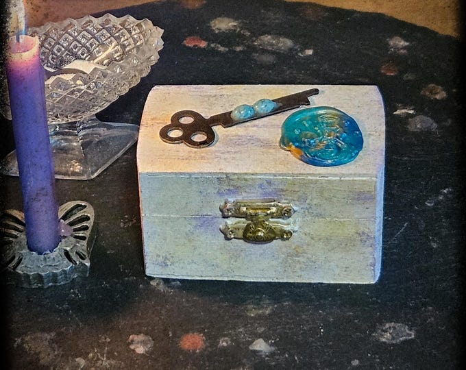 Manifestation Altar Box for Charging, Spellwork and Intention Setting
