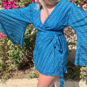 Indian Recycled Sari Fabric Mini Wrap Kimono Style Dress or Blouse  - Blue Silk Paisley Pattern - One size Fits  8-12