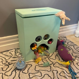 Cat Toy Box Dispensing