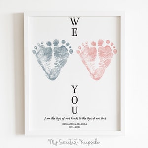 Imprimable, nous vous aimons, souvenir de l'empreinte des jumeaux | Premier cadeau de fête des pères | Cadeau empreinte de pas de jumeaux pour une nouvelle maman, un papa, une grand-mère ou un grand-père