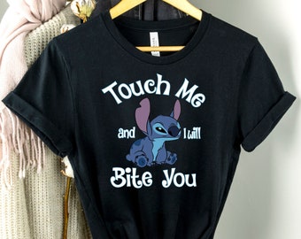 Steek raak me aan en ik zal je bijten shirt, Disney Stitch Shirt, Lilo en Stitch, Disney Movie Shirt, Ohana betekent familie shirt, geschenken voor haar