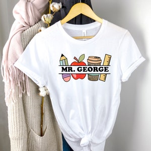 Aangepaste leraar shirt, terug naar school shirt, kleuterschool onderwijs shirt, gepersonaliseerde naam leraar shirt, leraar cadeau shirt op maat