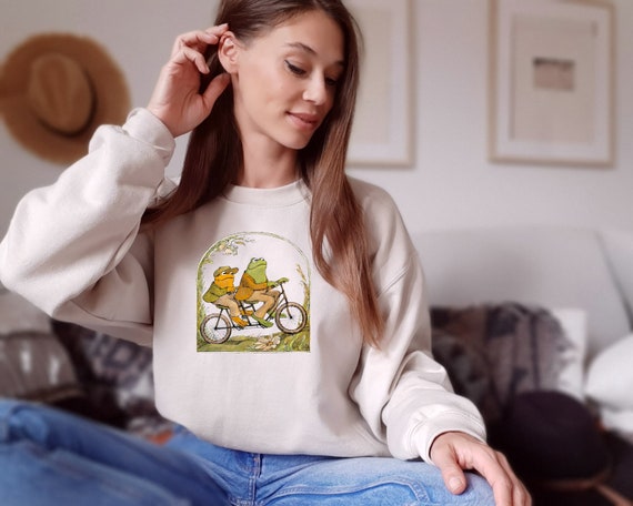 Frog And Toad Sweatshirt, Cute Frog Hoodie, Frog and Toad Sweatshirt, Vintage Classic Book, Cottage core Aesthetic, Book Lover Hoodie