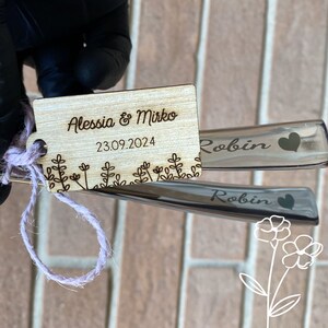 Tags Étiquettes personnalisées en bois pour cadeaux de mariage, cadeau de mariage, marque-places floraux personnalisés, bois personnalisé gravé Merci image 3