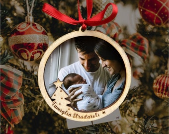 Boule de Noël avec photo INCLUS Cadeau gravé en bois personnalisé Décorations de Noël Nom de couple Gravure de famille du père Noël