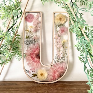 Choisissez votre lettre - monogrammes de fleurs pressées - conception de bouquet d'amour - décoration de chambre d'enfant, de salon, de dortoir