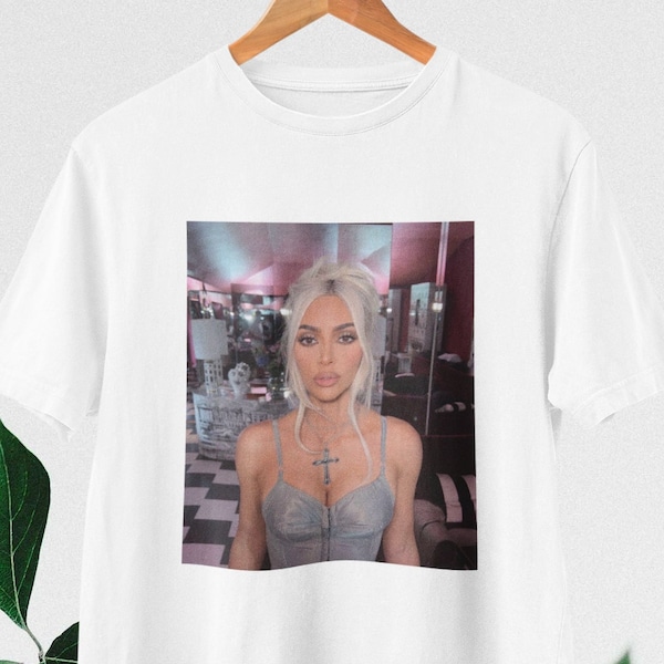 Kim Kardashian photo t-shirt |Kim Kardashian merch t-shirt|Kim Kardashian fans top| Kim Kardashian shirt gift | The Kardashians fans shirt