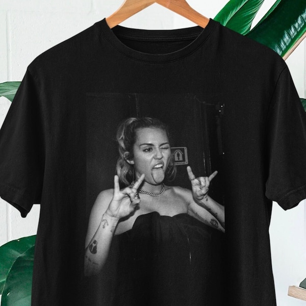 Miley Cyrus T-shirt|Miley Cyrus Merch|Miley Cyrus Endless Summer Vacation|Miley Cyrus Flowers|Miley Cyrus fans gift|Miley Cyrus shirt|Cyrus