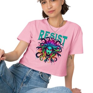 Medusa Feminist Shirt Resist Crop Top Women Power Feminism T-shirt Political Shirt Democrat Shirt Women Empowerment Protest Shirt
