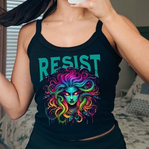 Medusa Feminist Shirt Resist Crop Top Women Power Feminism T-shirt Political Shirt Democrat Shirt Women Empowerment Protest Shirt