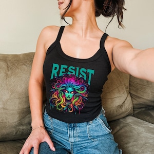 Medusa Feminist Shirt Resist Crop Top Women Power Feminism T-shirt Political Shirt Democrat Shirt Women Empowerment Protest Shirt