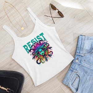 Medusa Feminist Shirt Resist Crop Top Women Power Feminism T-shirt Political Shirt Democrat Shirt Women Empowerment Protest Shirt