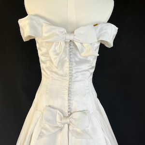 vera wang 90s off shoulder wedding dress with bow Vintage Vera Wang Wedding Dresses