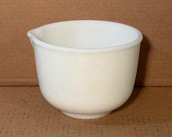 Fire King Ware Sunbeam White Milk Glass Mixing Bowl Pour Spout 6.5