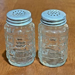 Vintage 3&quot; Clear Waffle Glass Salt & Pepper