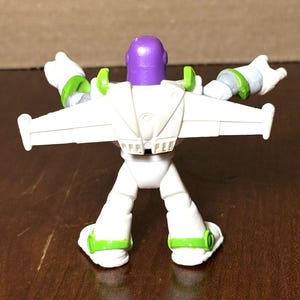 2-3/4 Imaginext Disney/Pixar Toy Story Buzz Lightyear-actiefiguur afbeelding 3