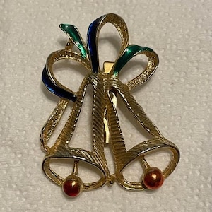 Vintage Christmas Bells Gold Brooch, Gerry’s, Copyrighted, “C” Clasp